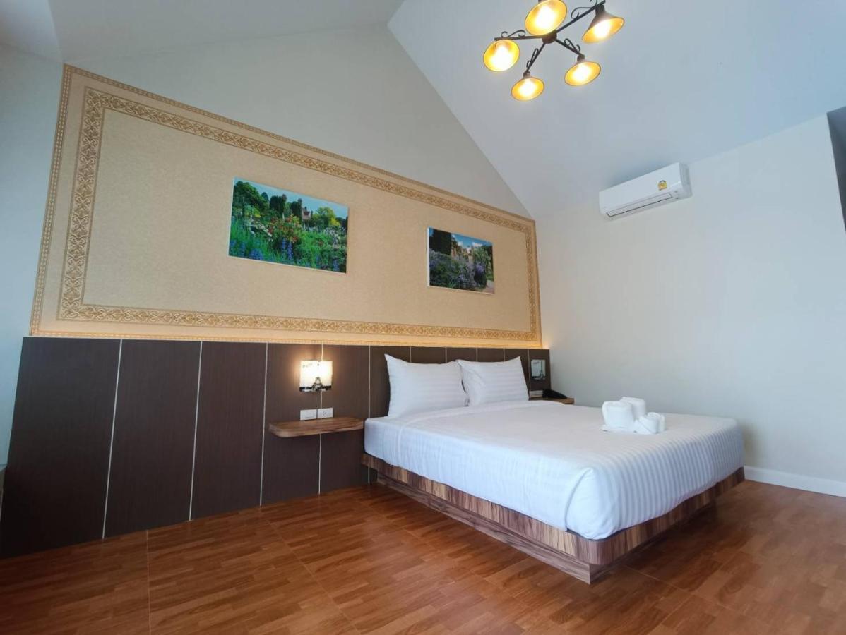 English Resotel : อิงลิช รีโซเทล 洛坤府 外观 照片